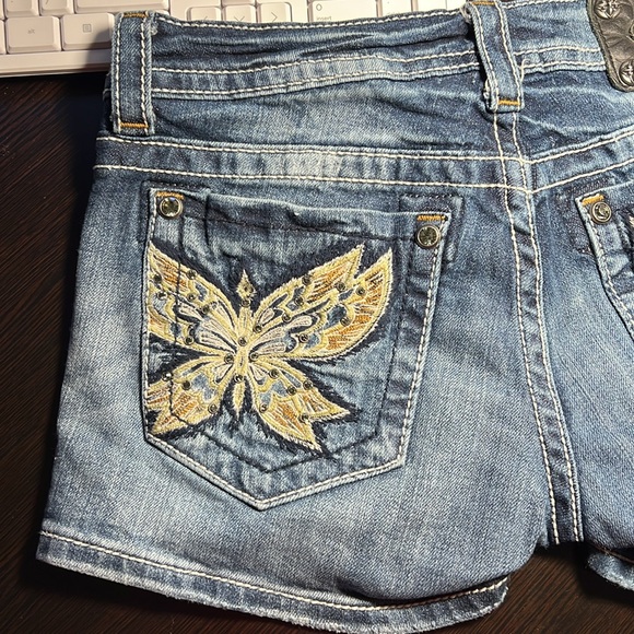 Miss Me Jean Shorts 28 - Picture 3 of 4